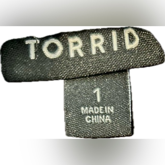 Torrid Sz 1 Black 3/4 sleeve Blouse - Picture 2 of 2